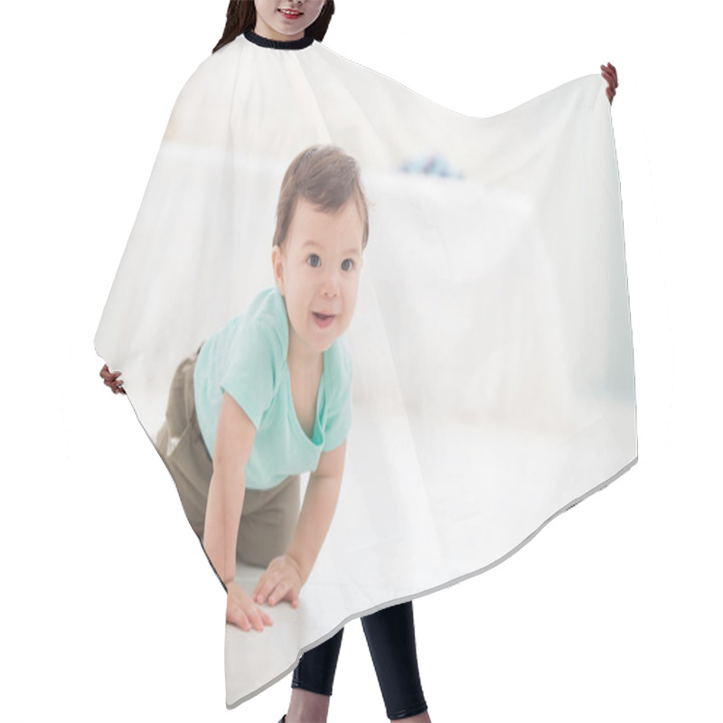 Personality  Crawling Baby Boy Hair Cutting Cape