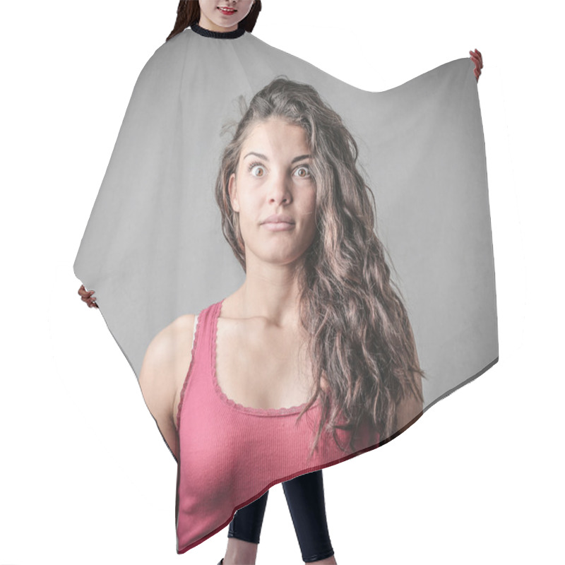 Personality  Wide-eyed Surprised Girl Hair Cutting Cape