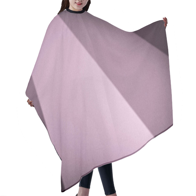 Personality  Abstract 4K Gradient Background Featuring Soft Pink And Mauve Geometric Stripes, With A Grainy Texture And Subtle Blur For A Stylish And Modern Effect Hair Cutting Cape