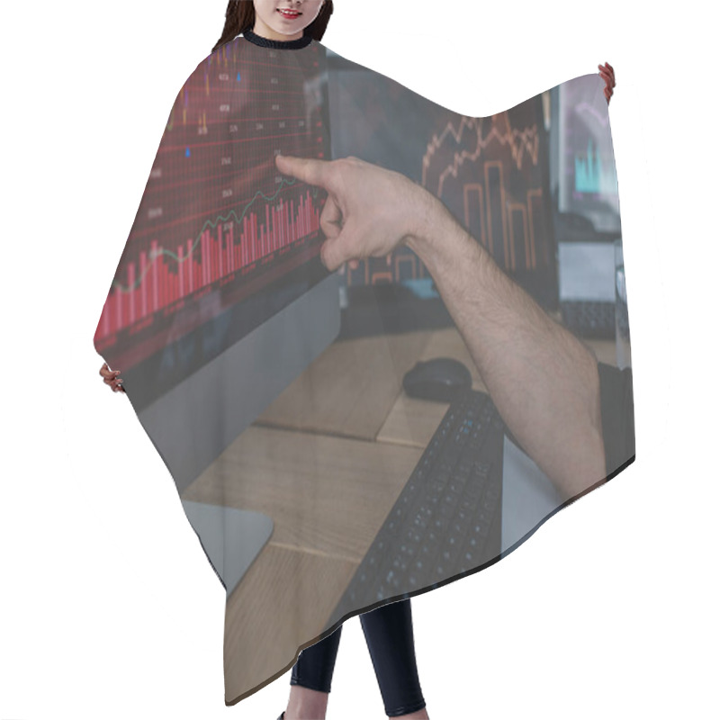 Personality  Cropped View Of Data Analyst Pointing On Charts On Computer Monitor  Hair Cutting Cape