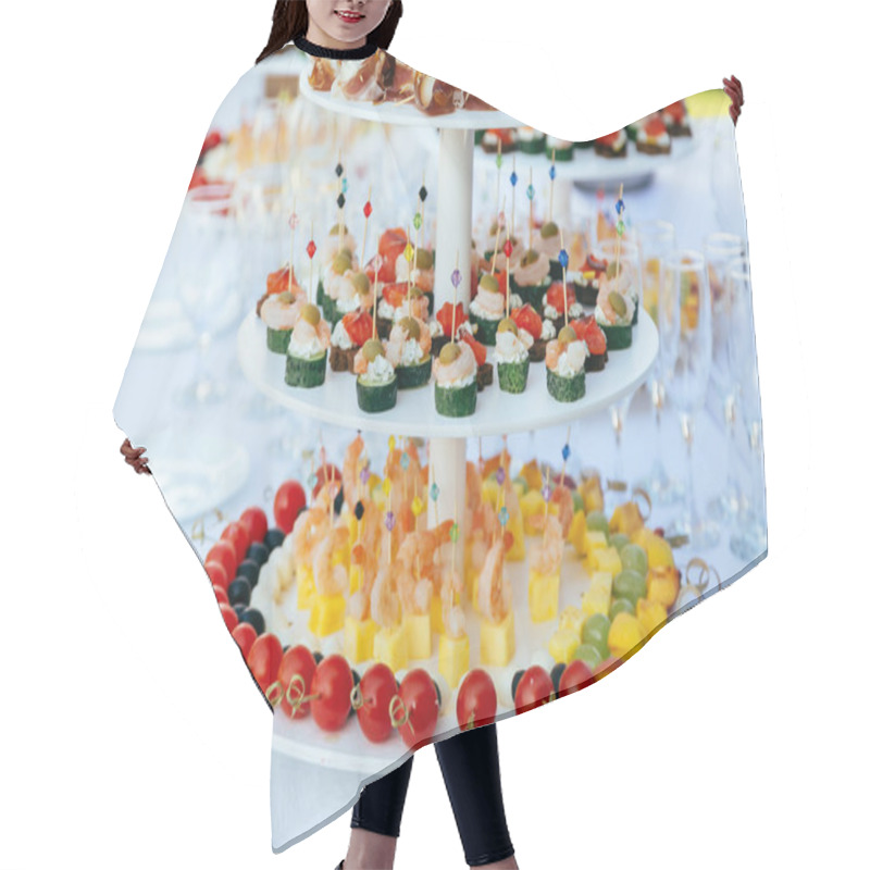 Personality  Assorted Appetizers Buffet hair cutting cape