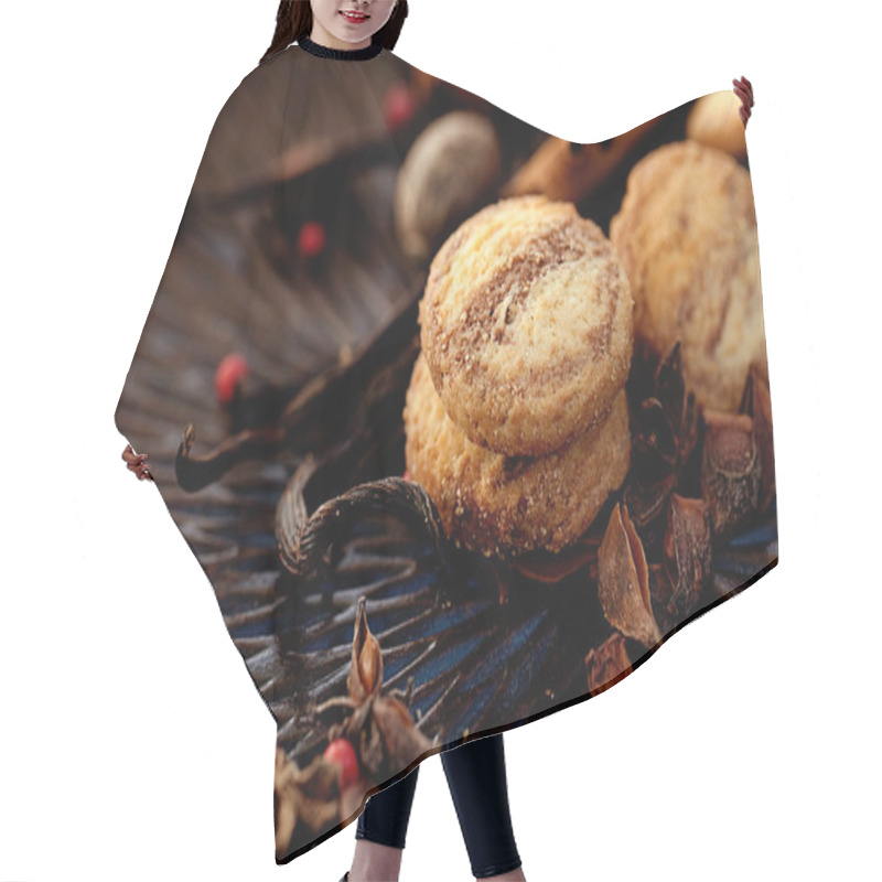 Personality  Butter Cookies Hair Cutting Cape