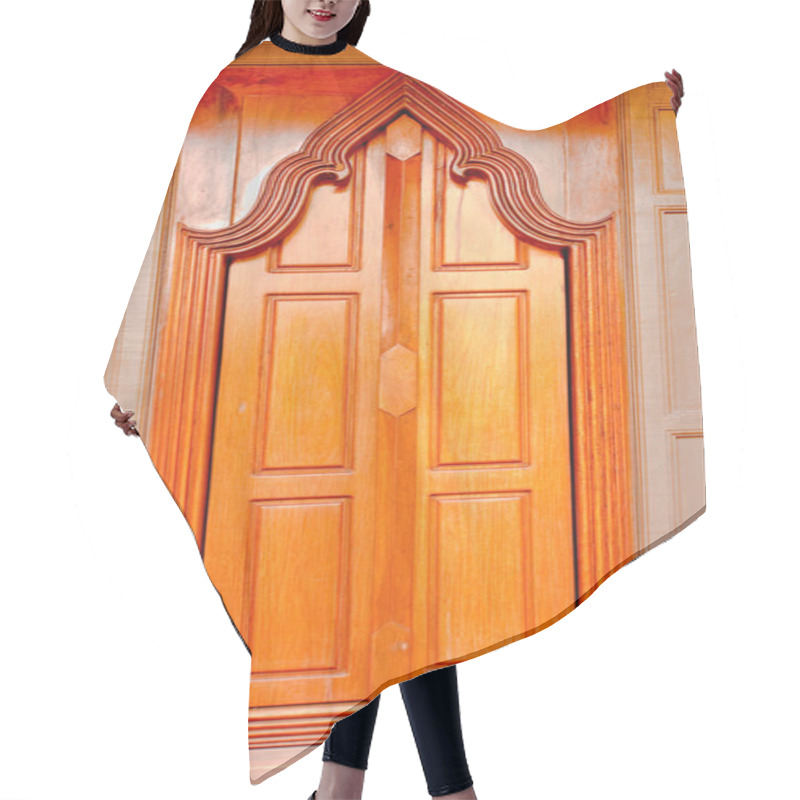 Personality  Thai Style Wooden Temple Door Hair Cutting Cape