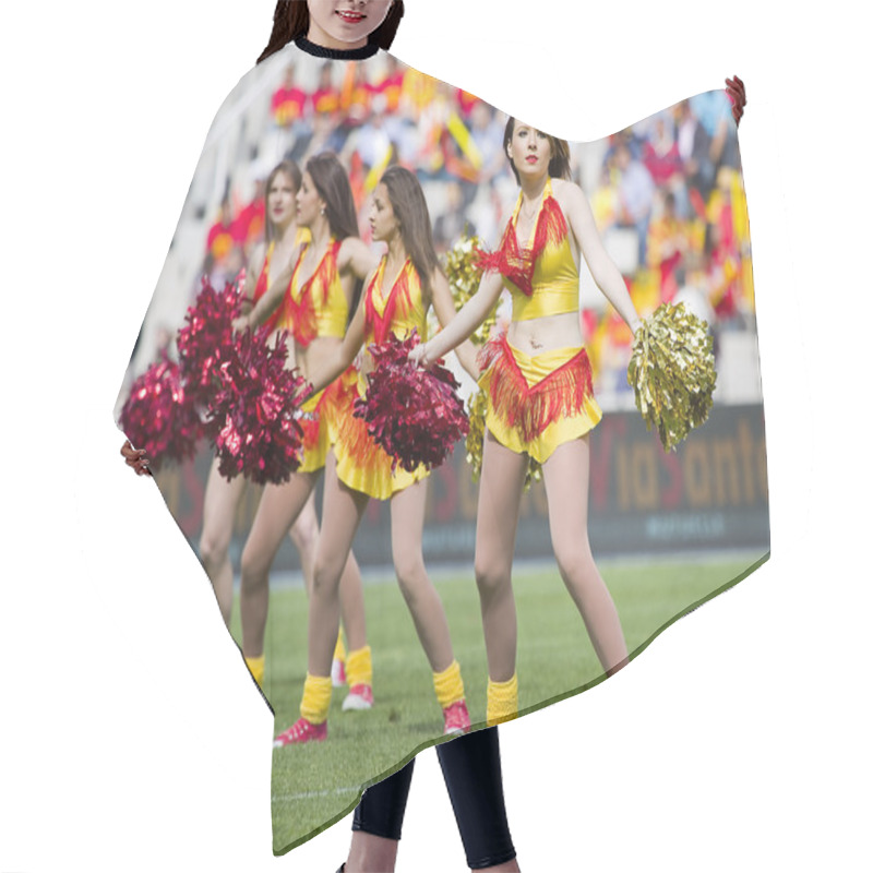 Personality  Cheerleaders Hair Cutting Cape