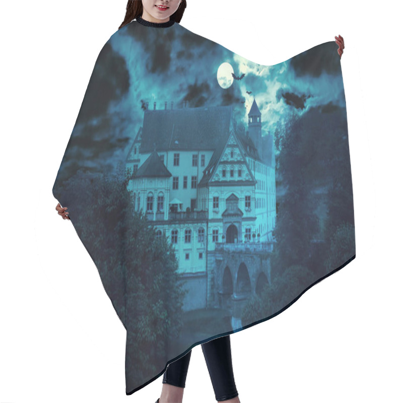 Personality  Haunted House At Night Hair Cutting Cape