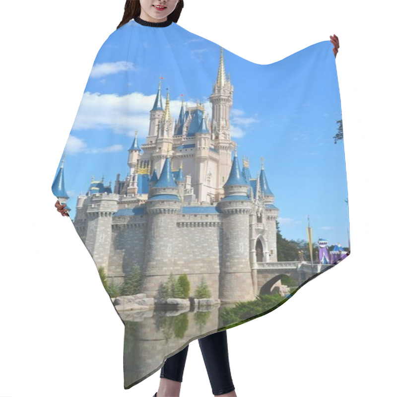 Personality  Princess Castle In The Magic Kingdom Hair Cutting Cape