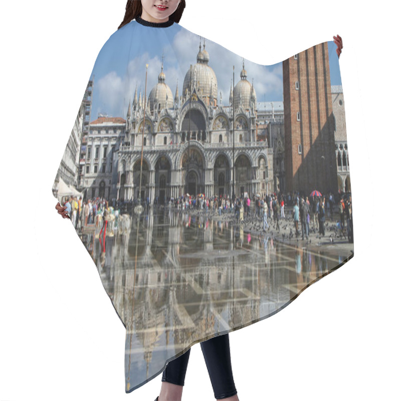 Personality  St. Marks Cathedral And Square In Venice Hair Cutting Cape