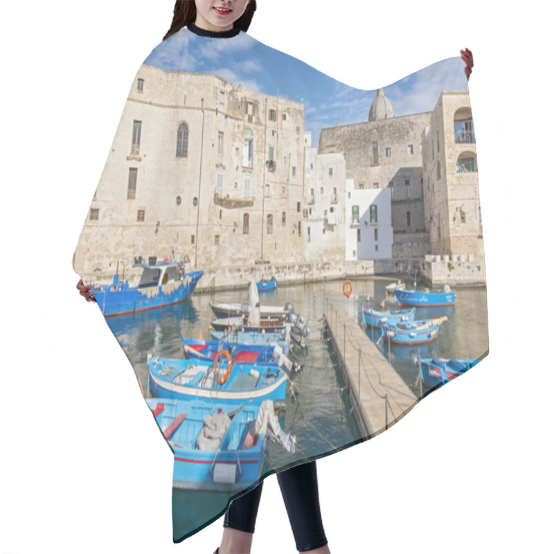 Personality  View Of Monopoli Harbor With Fishing Boats, Apulia, Italy. Hair Cutting Cape