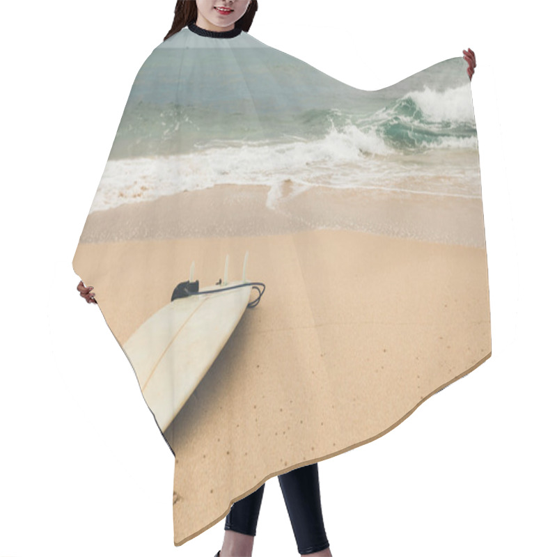 Personality  White Surfboard On Sandy Beach  Hair Cutting Cape