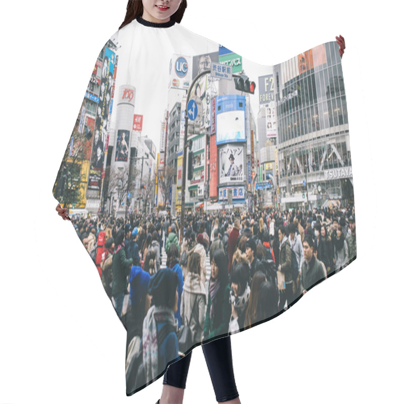 Personality  Shibuya Cross In Tokyo Hair Cutting Cape