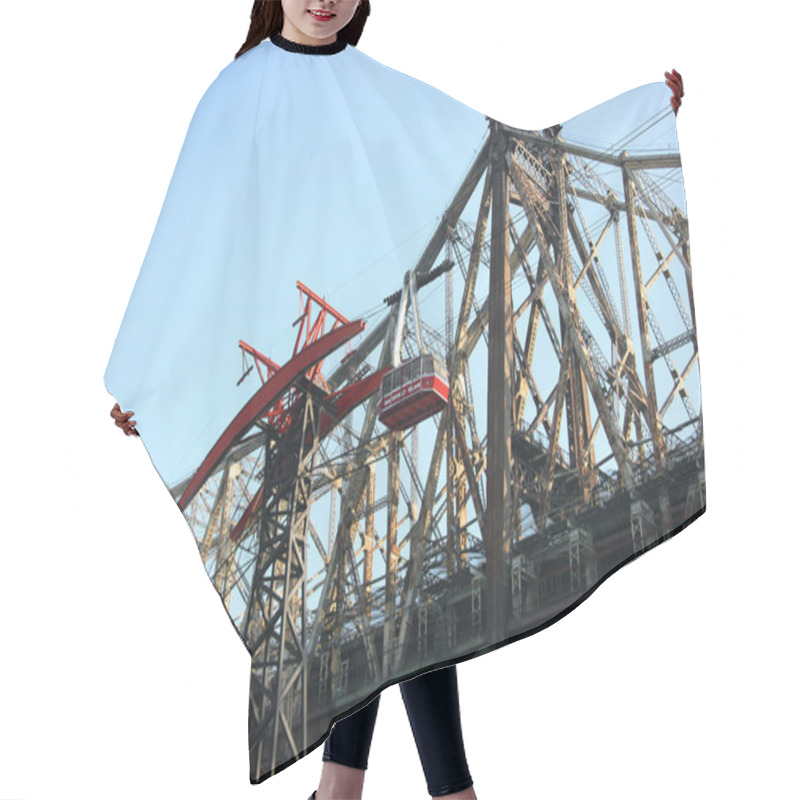 Personality  Roosevelt Island Aerial Tramway Hair Cutting Cape