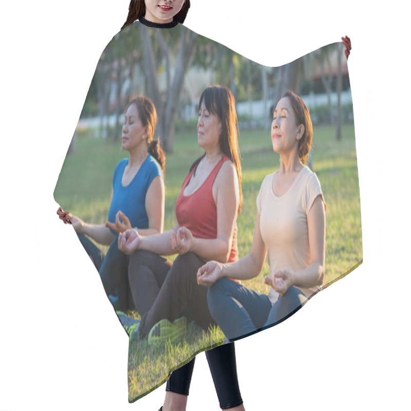 Personality  Women Meditating Together Hair Cutting Cape