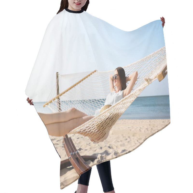 Personality  Young Woman Relaxing In Hammock On Beach Hair Cutting Cape