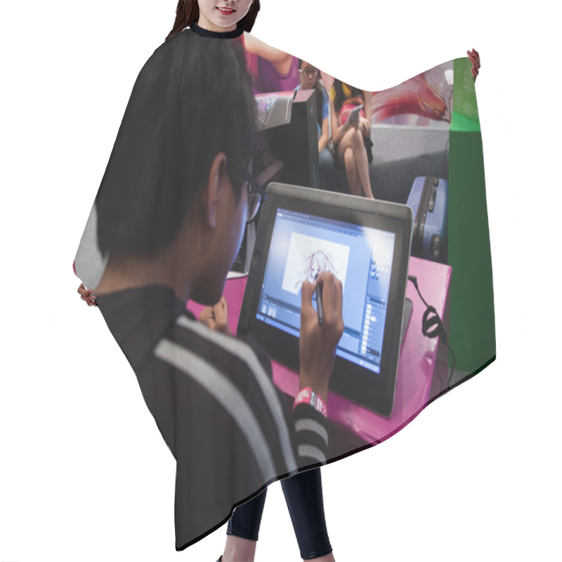 Personality  Wacom Cintiq 21 Demo Hair Cutting Cape