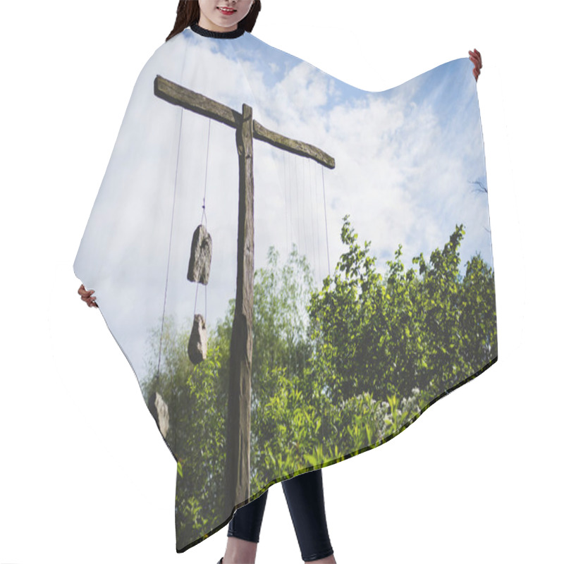 Personality  Aeolian Wind Harp Outside Under The Blue Sky Hair Cutting Cape