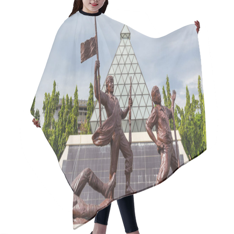 Personality  Monument Unknown Soldier  Surabaya Hair Cutting Cape