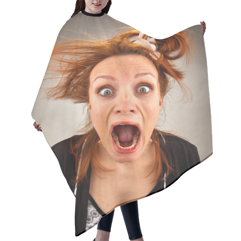 Personality  Very Surprised Screaming Housewife Hair Cutting Cape