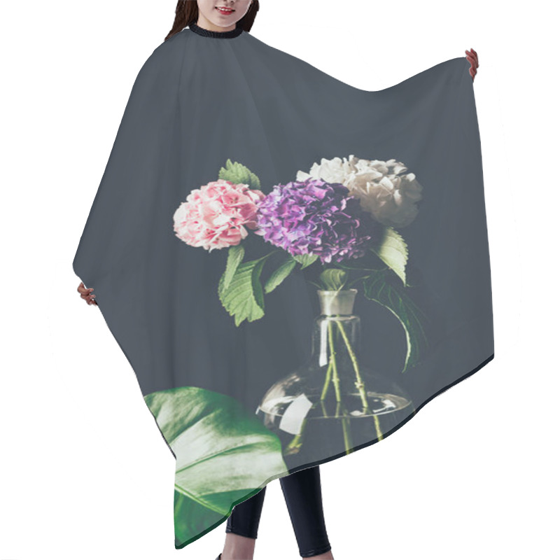 Personality  Pink, White And Purple Hortensia Flowers In Vase With Monstera Leaf, On Black Hair Cutting Cape