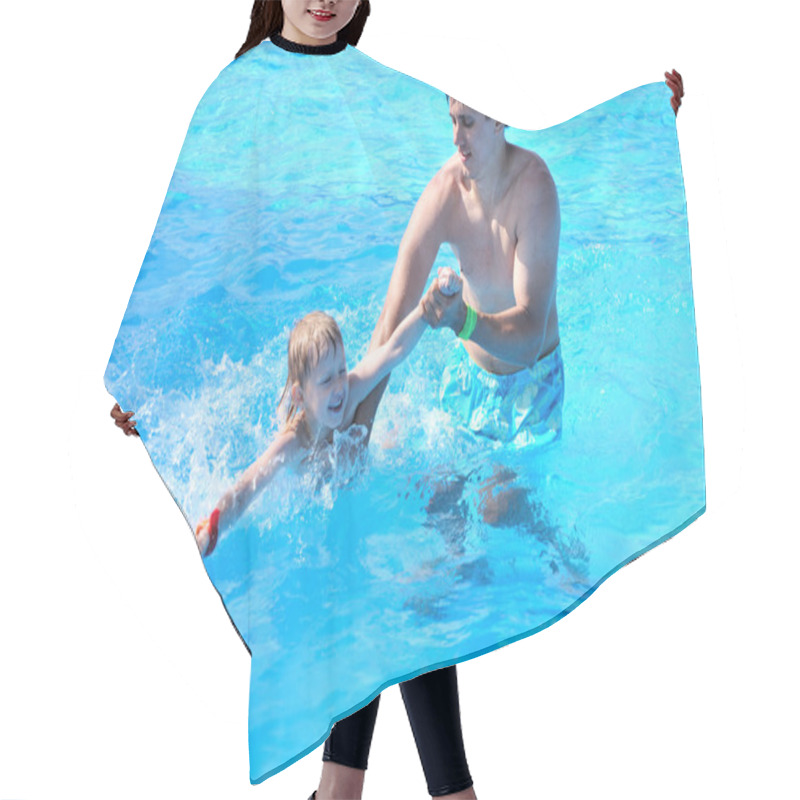 Personality  Learning Of Swimming Hair Cutting Cape