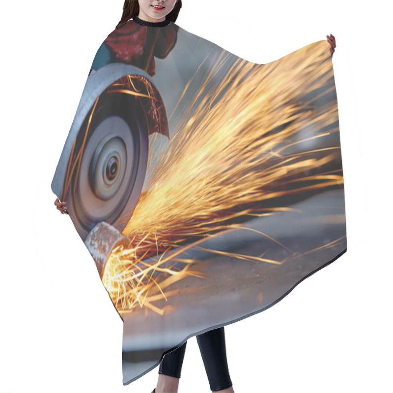 Personality  Worker Cutting Metal With Grinder Hair Cutting Cape