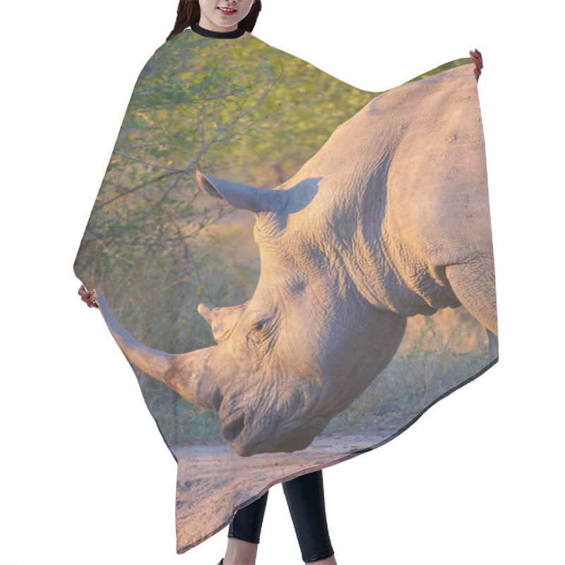 Personality  Large White Rhinoceros Hair Cutting Cape