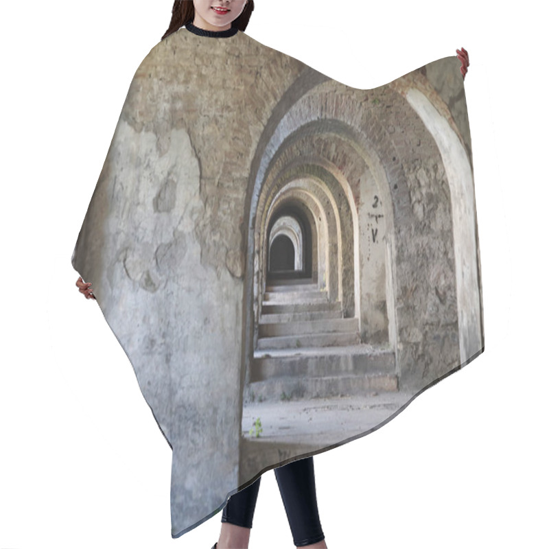 Personality  Arches Tunnel Perspective Hair Cutting Cape