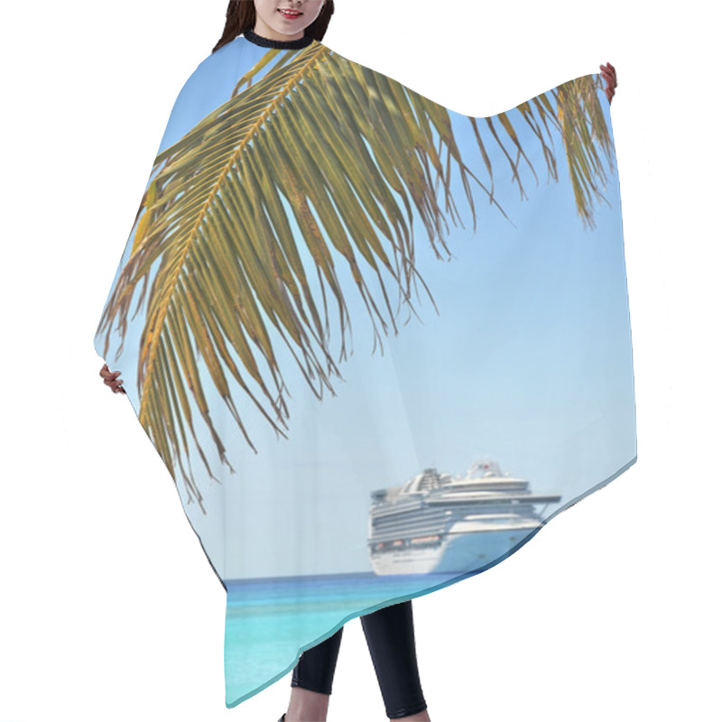 Personality  Palm Tree With Cruise Ship In Background Hair Cutting Cape