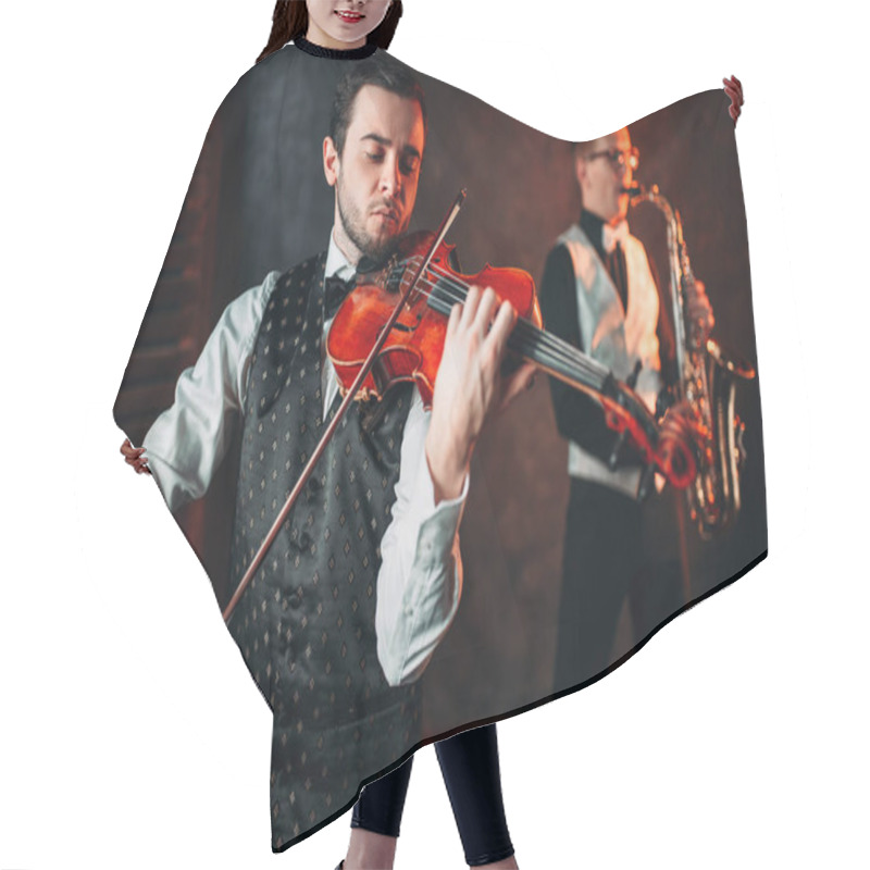 Personality  Male Musicians Playing Saxophone And Violin Hair Cutting Cape