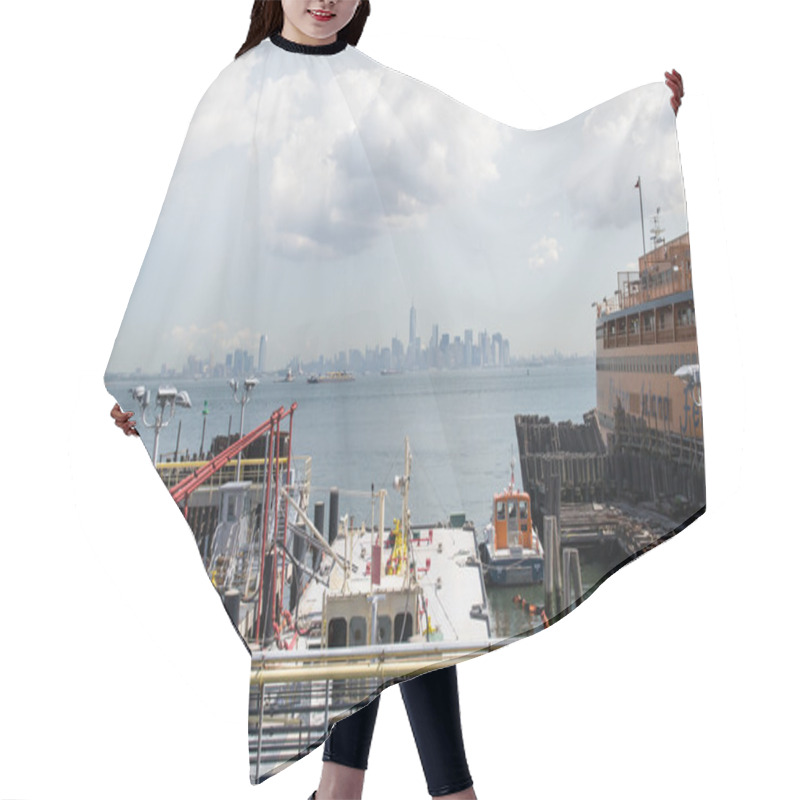 Personality  Manhattan Skyline Hair Cutting Cape