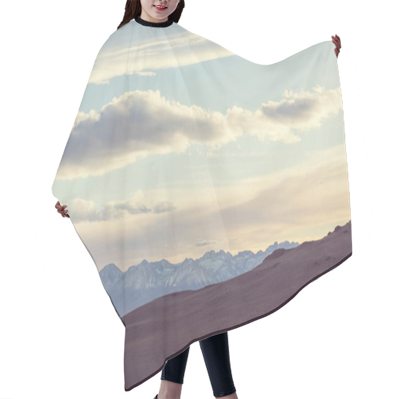 Personality  Picturesque Mountain Landscape Hair Cutting Cape