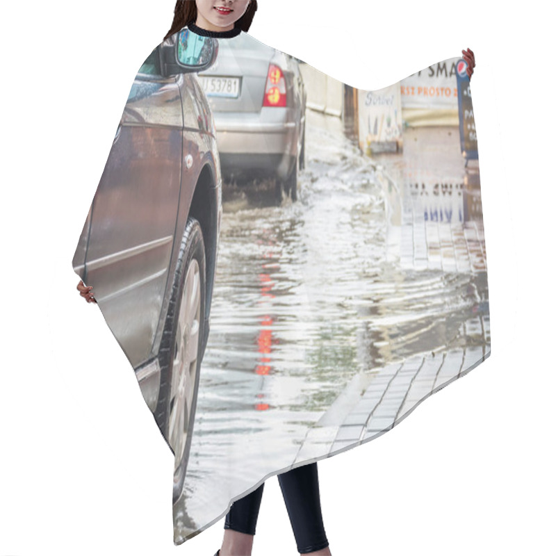 Personality  Car On A Flooded Street Hair Cutting Cape