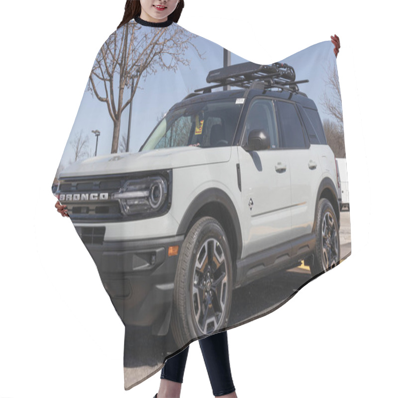 Personality  Fishers - Circa March 2021: Ford Bronco Display At A Dealership. Broncos Can Be Ordered In A Base Model Or Ford Has Up To 200 Accessories For Street And Off-road Use. Hair Cutting Cape