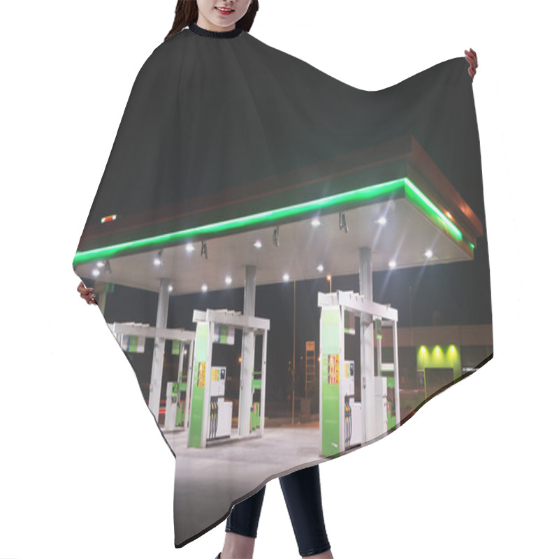 Personality  Gas Station By Night Hair Cutting Cape