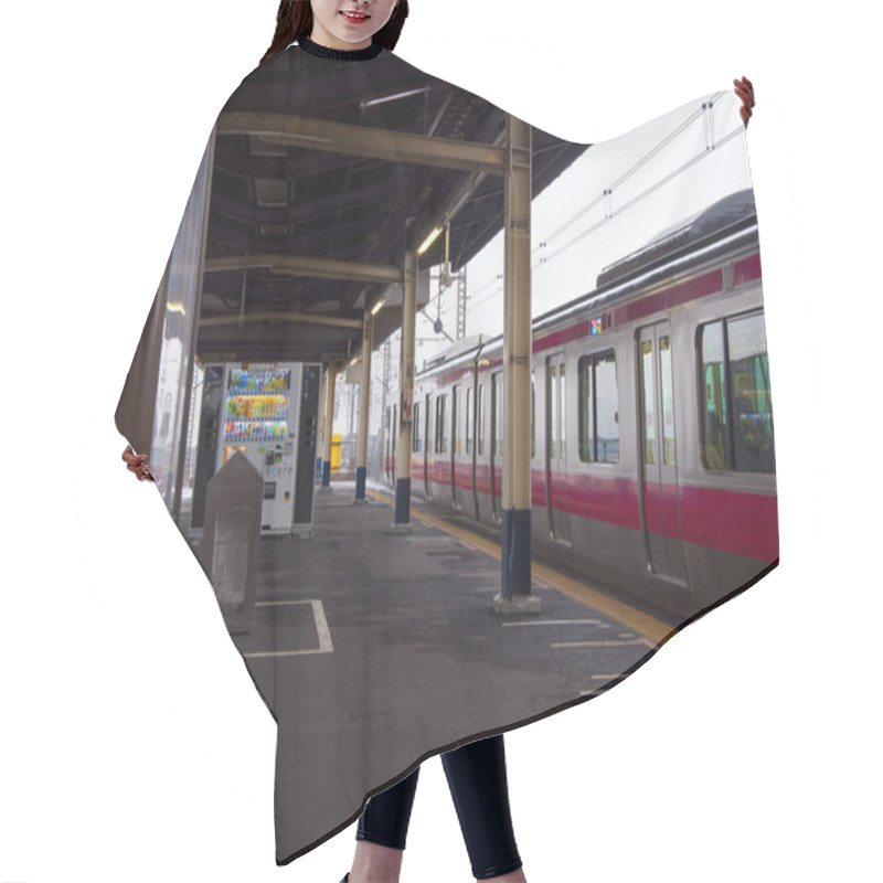 Personality  Tokyo Railway Station, Japan, Important Transportation In The Kanto Region, Japan Railway Shinkansen Hair Cutting Cape