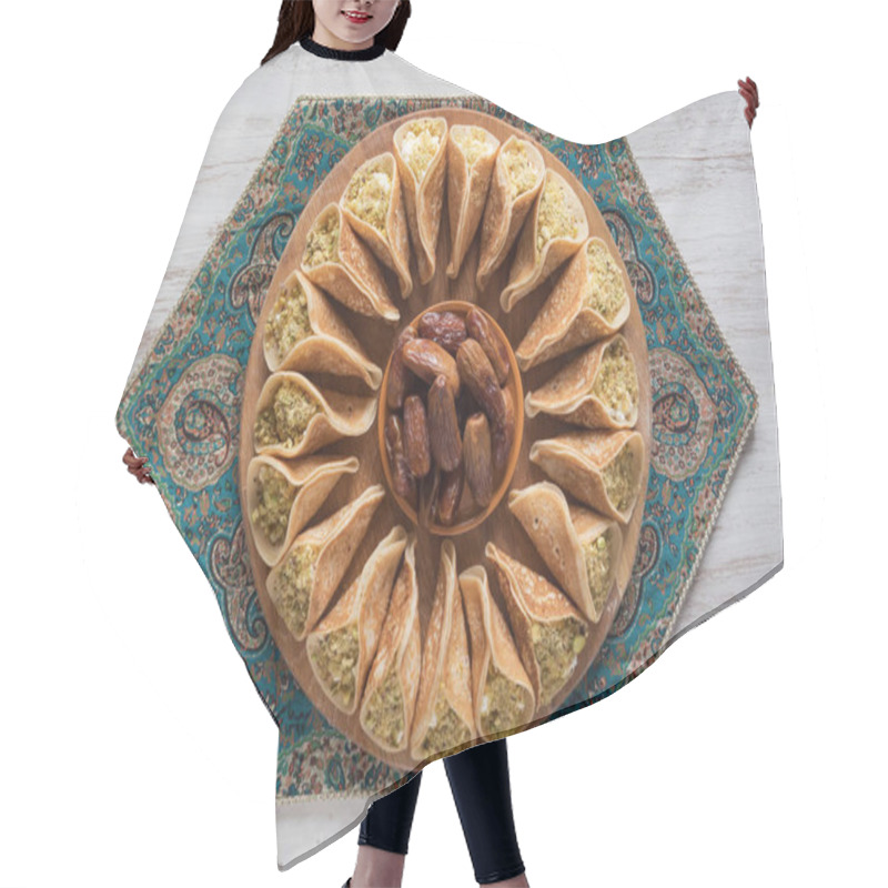 Personality  Arabian Pancake Stuffed With Sweet Cheese Hair Cutting Cape