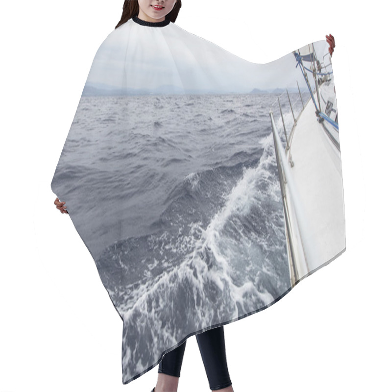 Personality  Sailing In The Sea In Stormy Weather Hair Cutting Cape