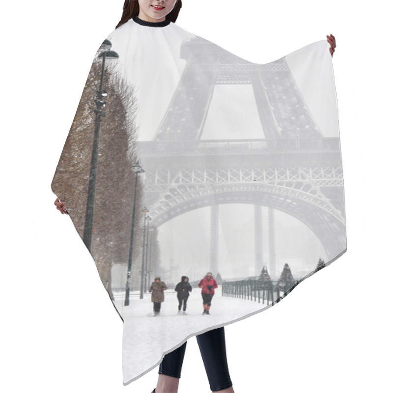 Personality  Eiffel Tower In The Snow Hair Cutting Cape