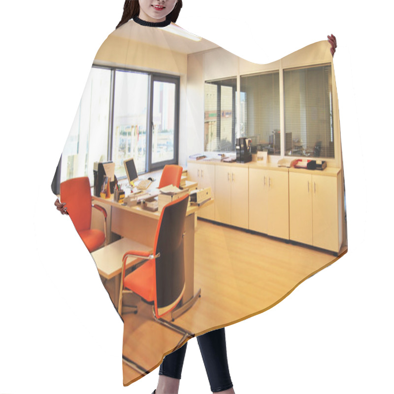 Personality  Empty Office Hair Cutting Cape