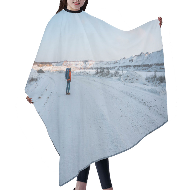 Personality  Tourist Standing On Snowy Road Hair Cutting Cape