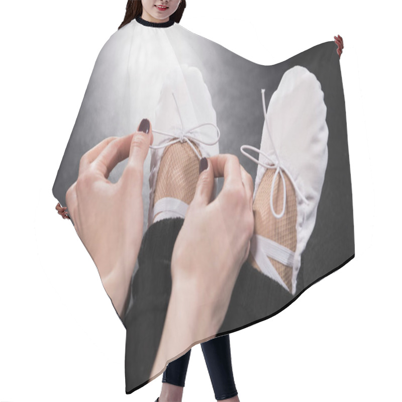 Personality   Dancer Tying Ballet Shoes  Hair Cutting Cape