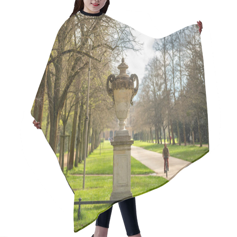 Personality  Garden Sculpture Stone Vase In Dresden Spring Park Hair Cutting Cape