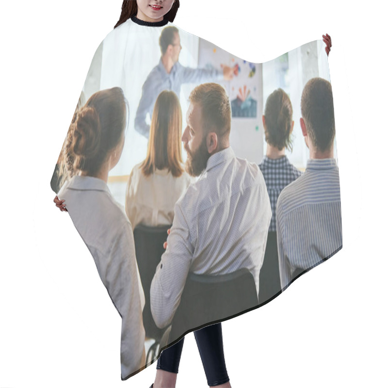 Personality  Back View Of Motivational Speaker With Headset Performing With White Board On Stage. Business And Entrepreneurship Symposium. Concept Of Conference, Training, Planning, Learning, Coaching. Hair Cutting Cape