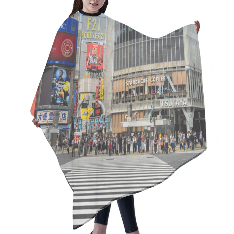 Personality  SHIBUYA, TOKYO, JAPAN - OCTOBER 16, 2018: Shibuya Crossing, One Of The World's Most Used Pedestrian Scrambles, At Hachiko Square In Shibuya,  Hair Cutting Cape