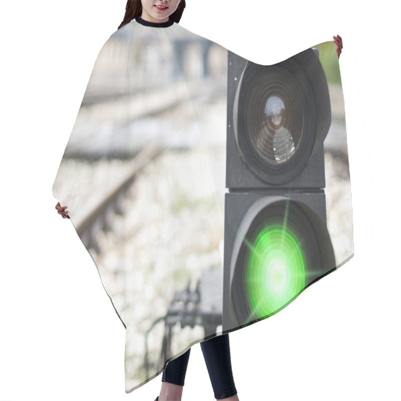 Personality  Traffic Light Shows Red Signal Hair Cutting Cape