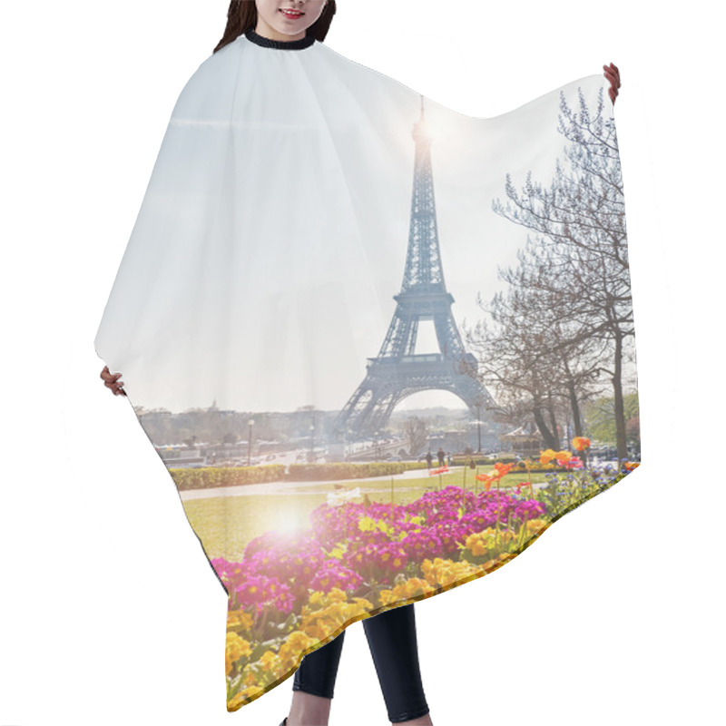 Personality  Eiffel Tower With Flowers In The Foreground In Paris Hair Cutting Cape