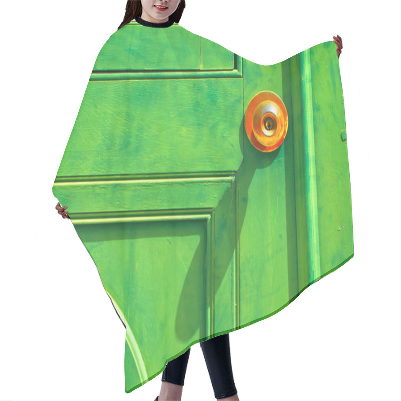 Personality  Old Green Wood Door Hair Cutting Cape