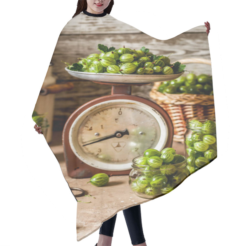 Personality  Green Gooseberries Hair Cutting Cape