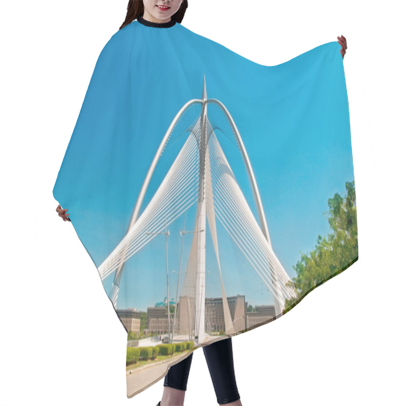 Personality  Bridge Hair Cutting Cape