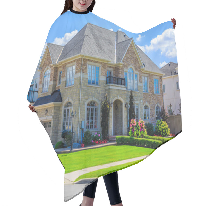 Personality  Luxury Houses In North America Hair Cutting Cape