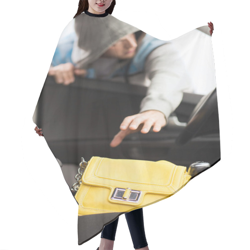 Personality  Thief Stealing Bag From The Car Hair Cutting Cape